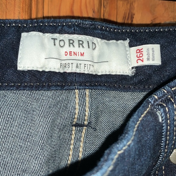 EUC torrid 26R slim boot cut fit jeans - Picture 3 of 6